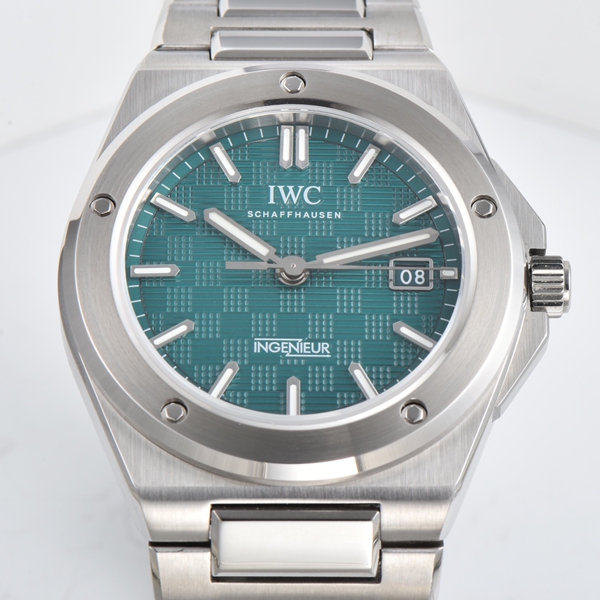 アイ・ダブリュー・シー角部分ディテール